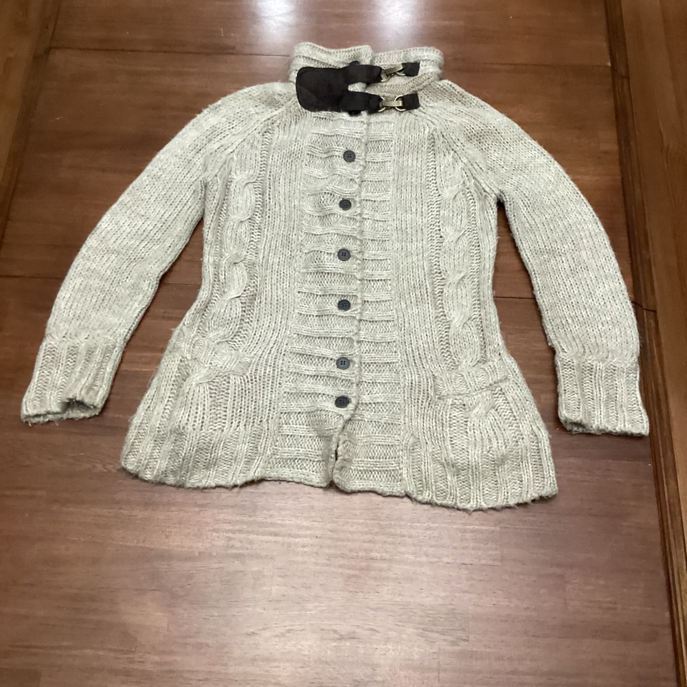 Soft Surroundings Petite Oatmeal Cable Knit Buckle Neck Cardigan Sweater PS - Picture 3 of 7